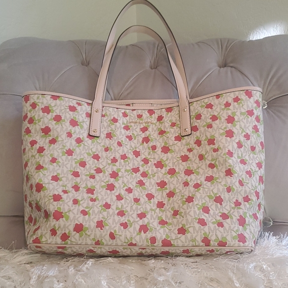 Michael Kors Cater Large Open Tote Bag - Picture 2 of 11